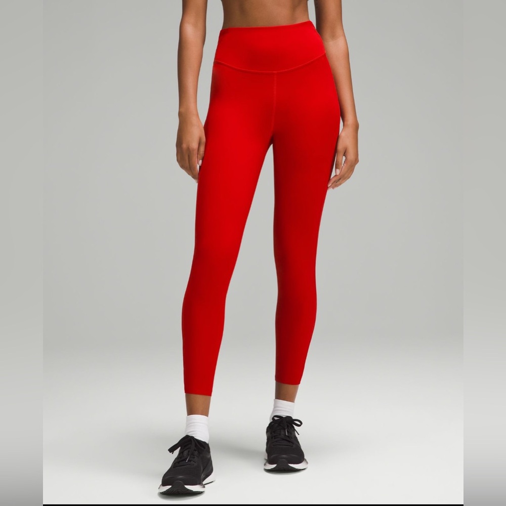 Lululemon Base pace high-rise tight 25” NEW SIZE 6